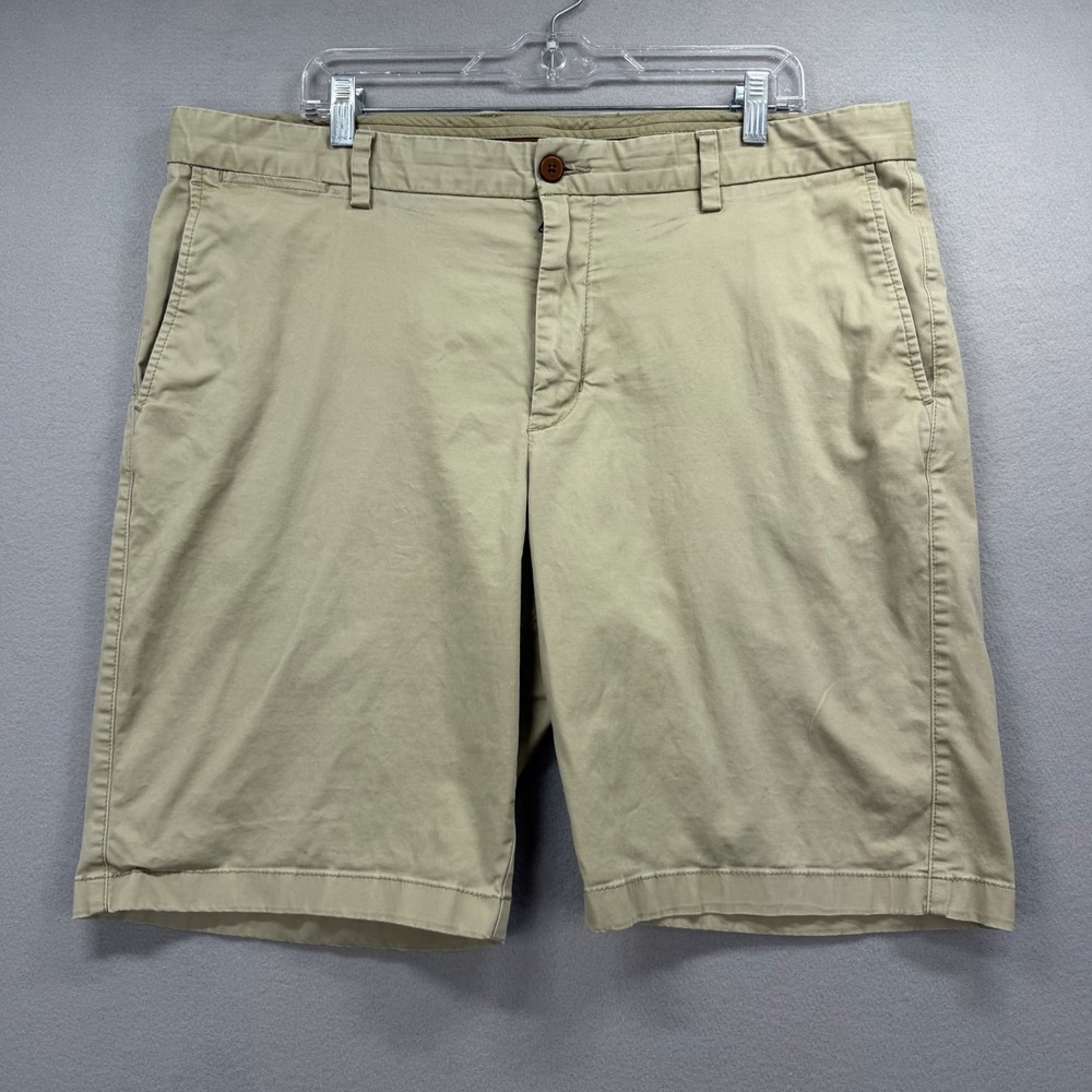 Tommy Bahama Men's Cargo Shorts in Khaki